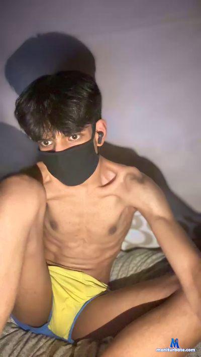 Brownboy000 cam4 gay performer from French Republic  