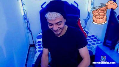 jhosii_cruz cam4 bisexual performer from United States of America hairy smoke cum tokenkeno 