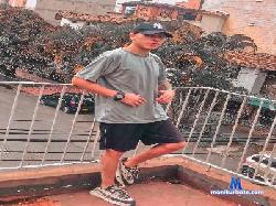 LucianoLennox cam4 live cam performer profile