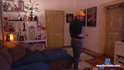 urschall22 cam4 gay performer from Republic of Austria  
