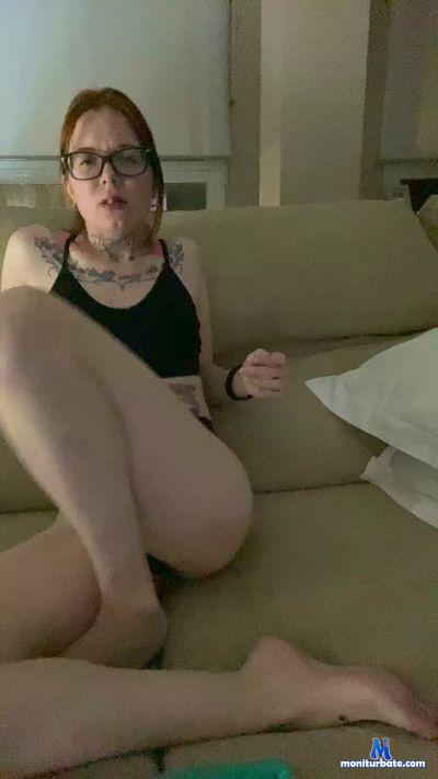 KittySadge cam4 bisexual performer from Kingdom of Spain smoke 