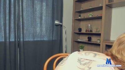 Kristi_Moss cam4 straight performer from French Republic cute squirt C2C masturbation 