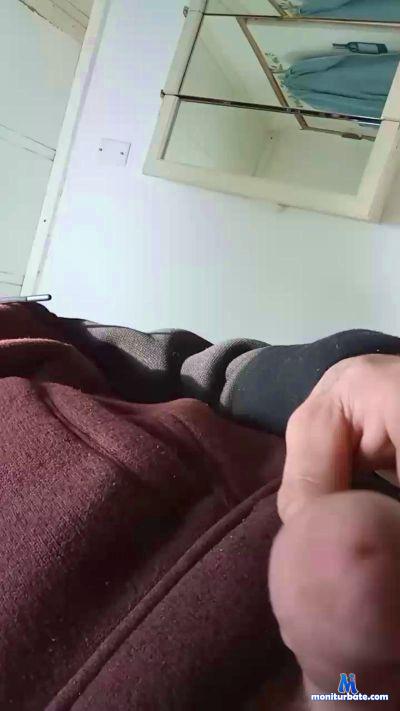 BlueEyedBabies cam4 bisexual performer from United States of America  