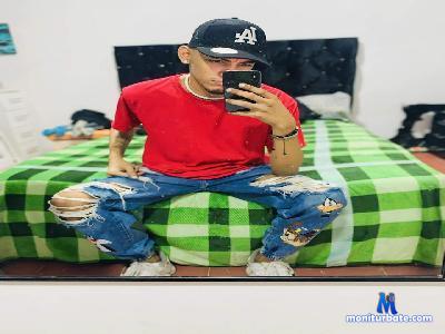 WetSexyWolves cam4 gay performer from Republic of Colombia milk schoolgirl masturbation cum ass feet 