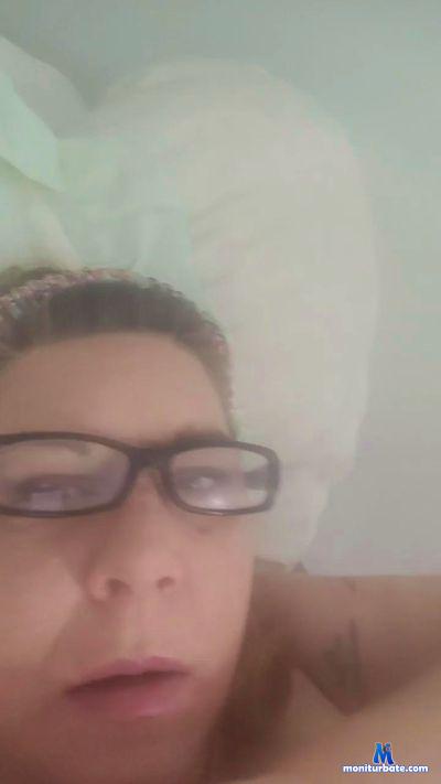 Sexyhotcum1 cam4 straight performer from Canada  