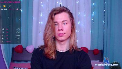 RealEVirtual cam4 straight performer from Federative Republic of Brazil  