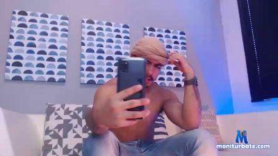 andymansexy01 cam4 bisexual performer from Republic of Colombia  