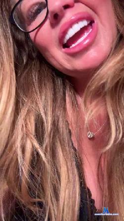Lucy_Louxx cam4 live cam performer profile
