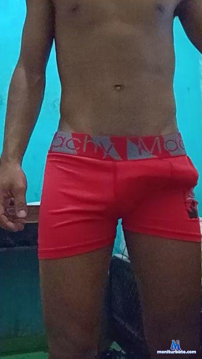 leo_xxj cam4 bicurious performer from Federative Republic of Brazil  