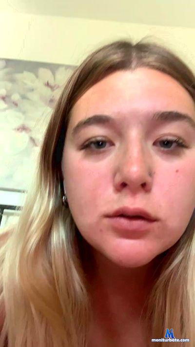 Skyyghost cam4 bicurious performer from United States of America ass pussy C2C cum cute amateur feet 