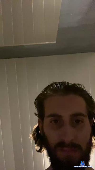 Bagdale5 cam4 bicurious performer from French Republic  