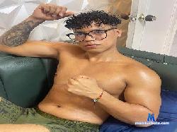 LoganJhonson92 cam4 live cam performer profile