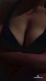 julieta220 cam4 livecam show performer room profile