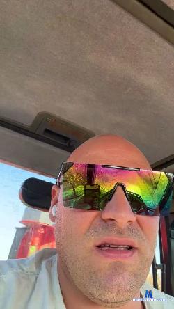 Gionny890 cam4 live cam performer profile