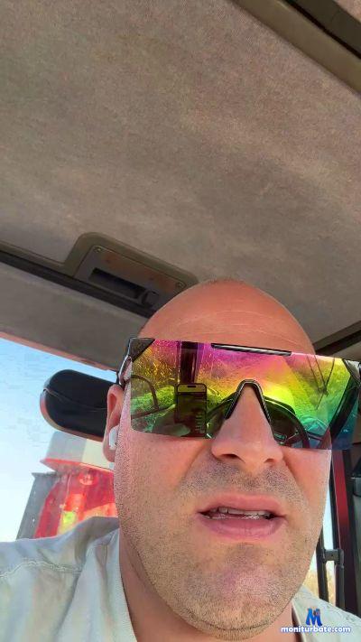 Gionny890 cam4 straight performer from Republic of Italy  