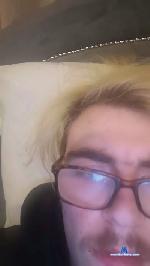 Ronanbear cam4 livecam show performer room profile
