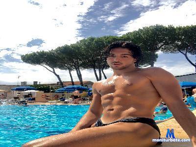 gioiellino_xxx cam4 gay performer from Republic of Italy bdsm ass bigass striptease anal spanking amateur 