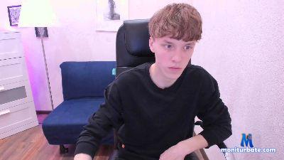 Rishu_ cam4 bisexual performer from United States of America  