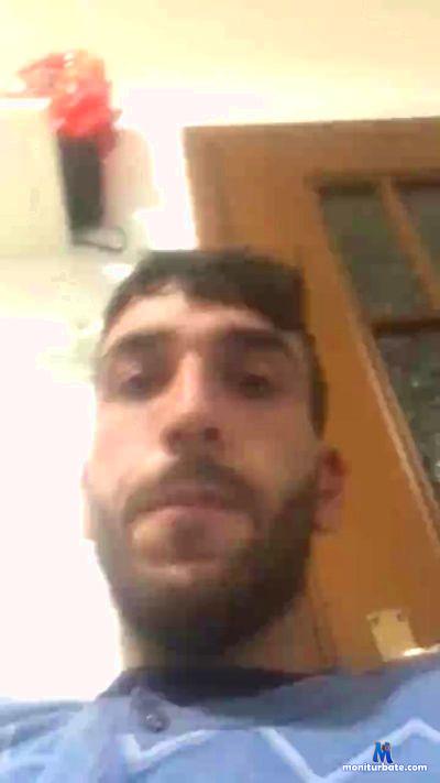 luca1643 cam4 gay performer from Republic of Italy  