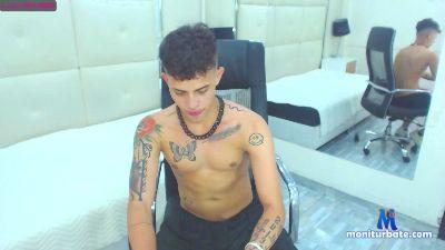 Rogercockx cam4 bisexual performer from Republic of Colombia milk masturbation C2C amateur cum striptease 