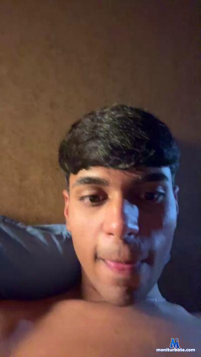 buddy204 cam4 bisexual performer from Republic of Italy C2C armpits masturbation cum ass cute 