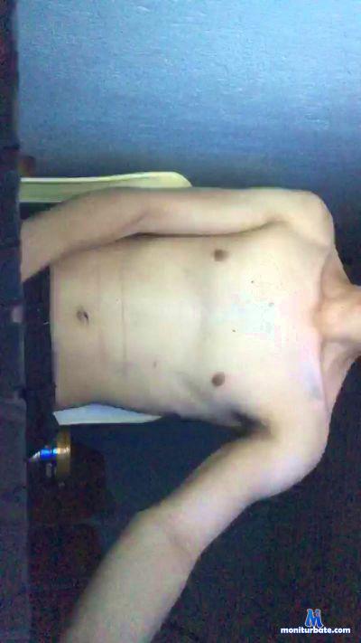 bearno1 cam4 bicurious performer from Socialist Republic of Vietnam rollthedice 