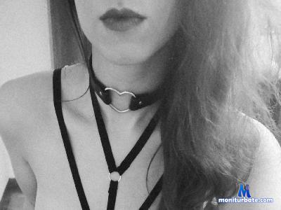 xMissNothingx cam4 bicurious performer from Republic of Italy bdsm italiana squirt 