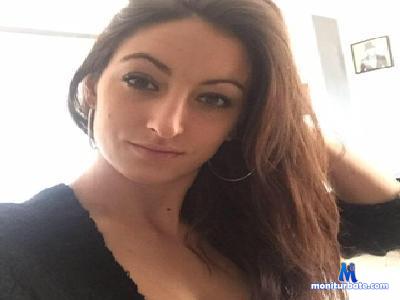 veronique_sexy cam4 bisexual performer from French Republic  