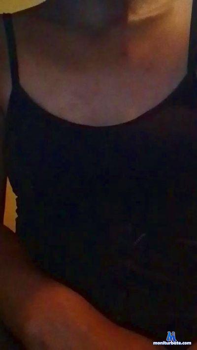 Aicha981 cam4 bicurious performer from Republic of Madagascar  