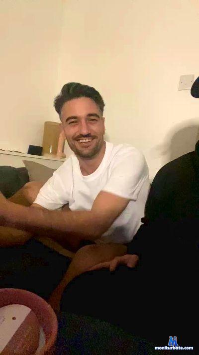 Gk_kg232 cam4 gay performer from United Kingdom of Great Britain & Northern Ireland  