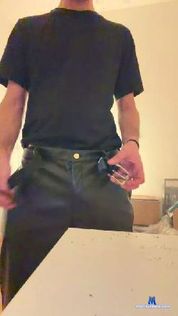 Travo23cm cam4 live cam performer profile