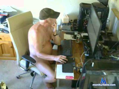 wonderin69 cam4 bisexual performer from Commonwealth of Australia  
