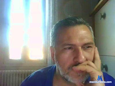MassageMan44 cam4 gay performer from Republic of Italy  