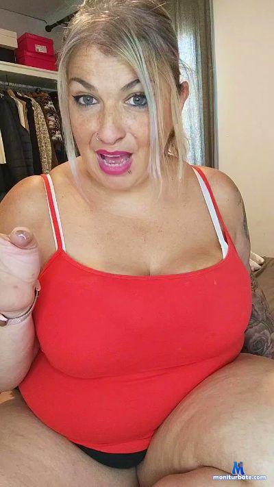 Irishotcurvy cam4 bicurious performer from Kingdom of Spain bigass masturbation striptease pussy cute amateur 