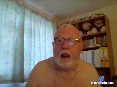 Planeman cam4 gay performer from United Kingdom of Great Britain & Northern Ireland  