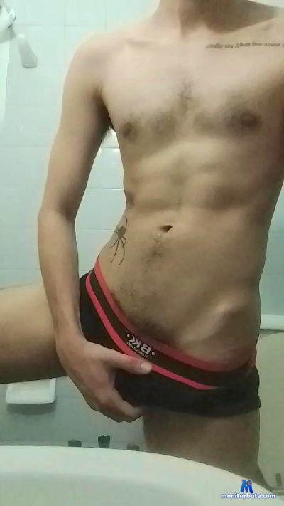 Tomito1602 cam4 bicurious performer from Argentine Republic  