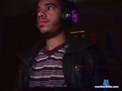 Hornyboy2312001 cam4 straight performer from United States of America  