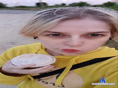 MildredBartram cam4 bisexual performer from United States of America bdsm bigass striptease C2C 