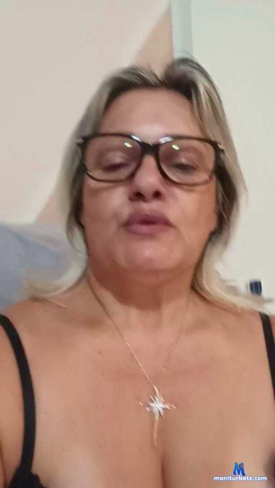 Esaurita28 cam4 bisexual performer from Republic of Italy  
