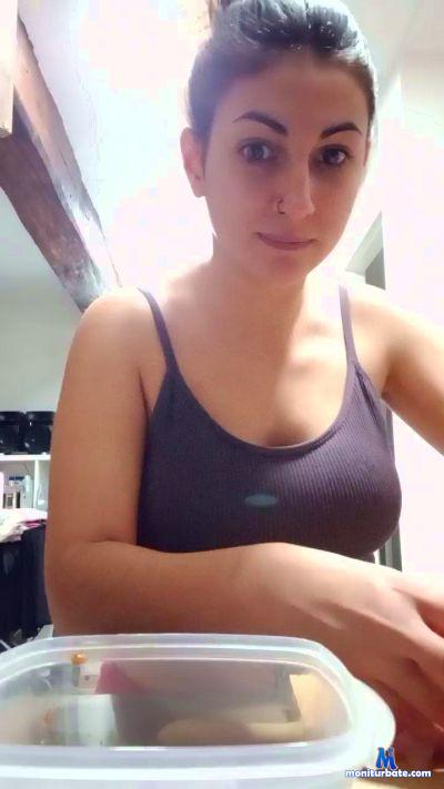 layla105 cam4 straight performer from Kingdom of Spain  