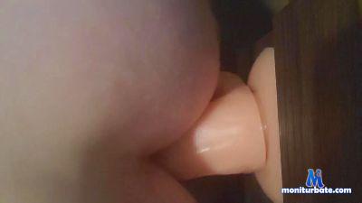 shootme4funxxx cam4 bisexual performer from United States of America  