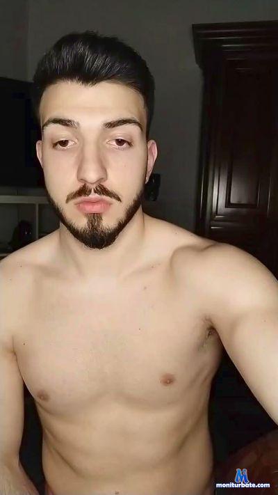 MagicMike98 cam4 straight performer from Republic of Italy  