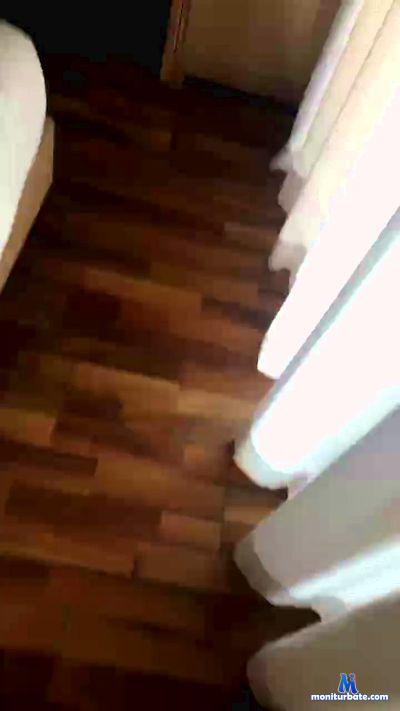 val592000 cam4 bicurious performer from Republic of Italy  