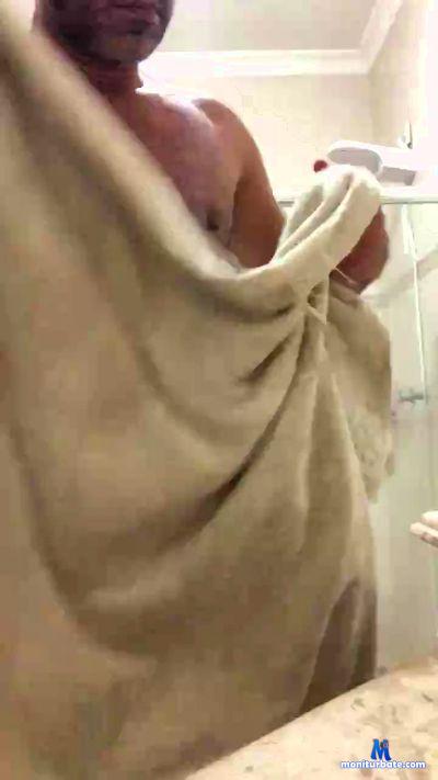 callmearia cam4 bisexual performer from United States of America  