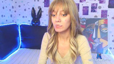 Chloemurrrr cam4 bicurious performer from United States of America cute masturbation deepthroat C2C pussy blowjob 
