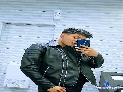 kennan_ritcher cam4 bisexual performer from Republic of Colombia C2C bigass cum 