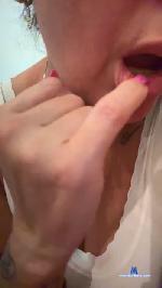 Evathequeen cam4 livecam show performer room profile