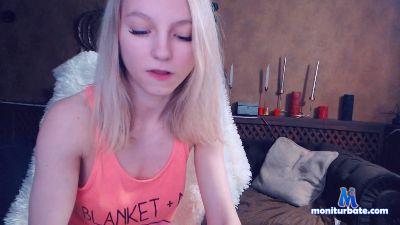 AlexaShyy cam4 bisexual performer from United States of America spanking ass bdsm blowjob schoolgirl striptease eyes 