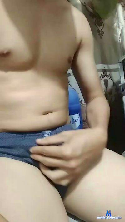 axos_hot32 cam4 bisexual performer from Republic of Ecuador  