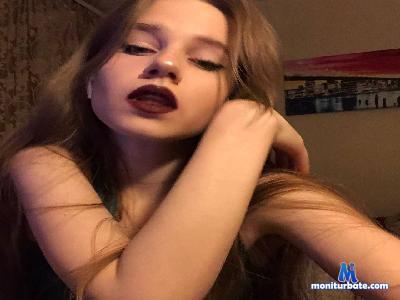 LinetteBisbee cam4 bicurious performer from French Republic femdom cute striptease masturbation ass spanking feet 